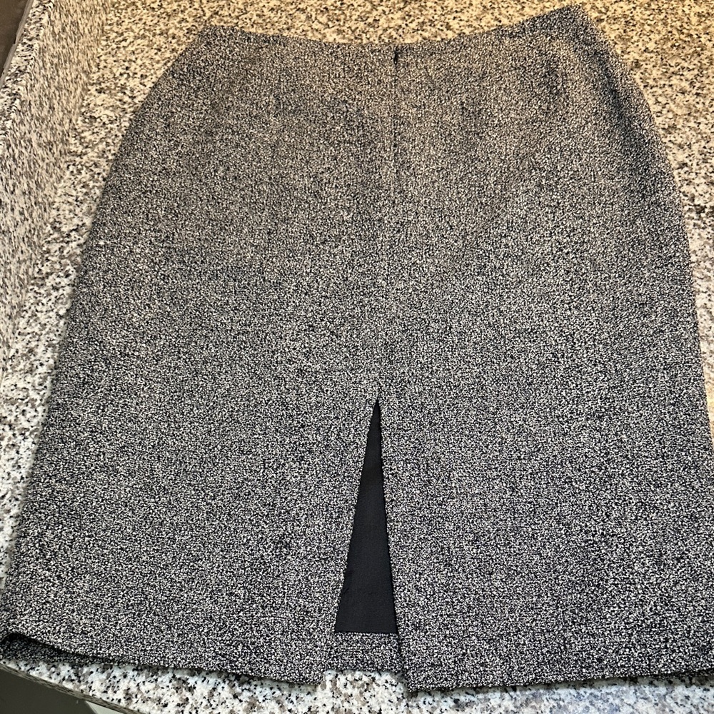Studio Textured Black and Gray Pencil Skirt